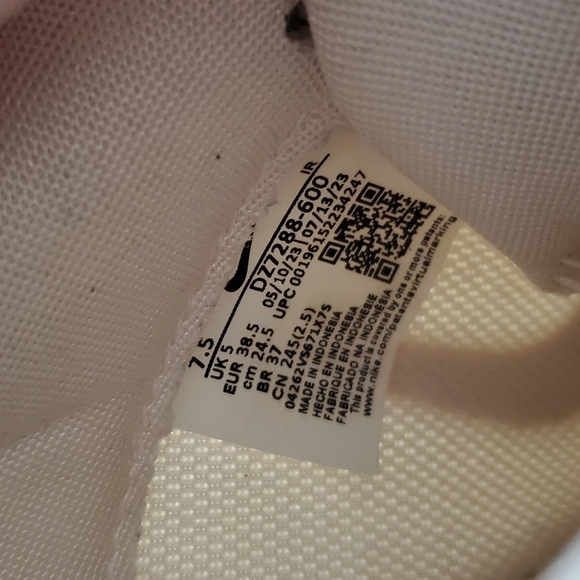 Womens Nike Air Max Intrlk Lite Running Sneakers Size 7.5 Air Padded Sole - Picture 13 of 15